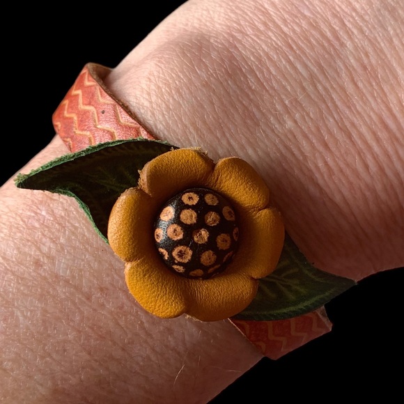 Genuine Leather Bohemian Boho Flower Bracelet Woman’s Jewelry Hippie Vibes - Picture 7 of 7